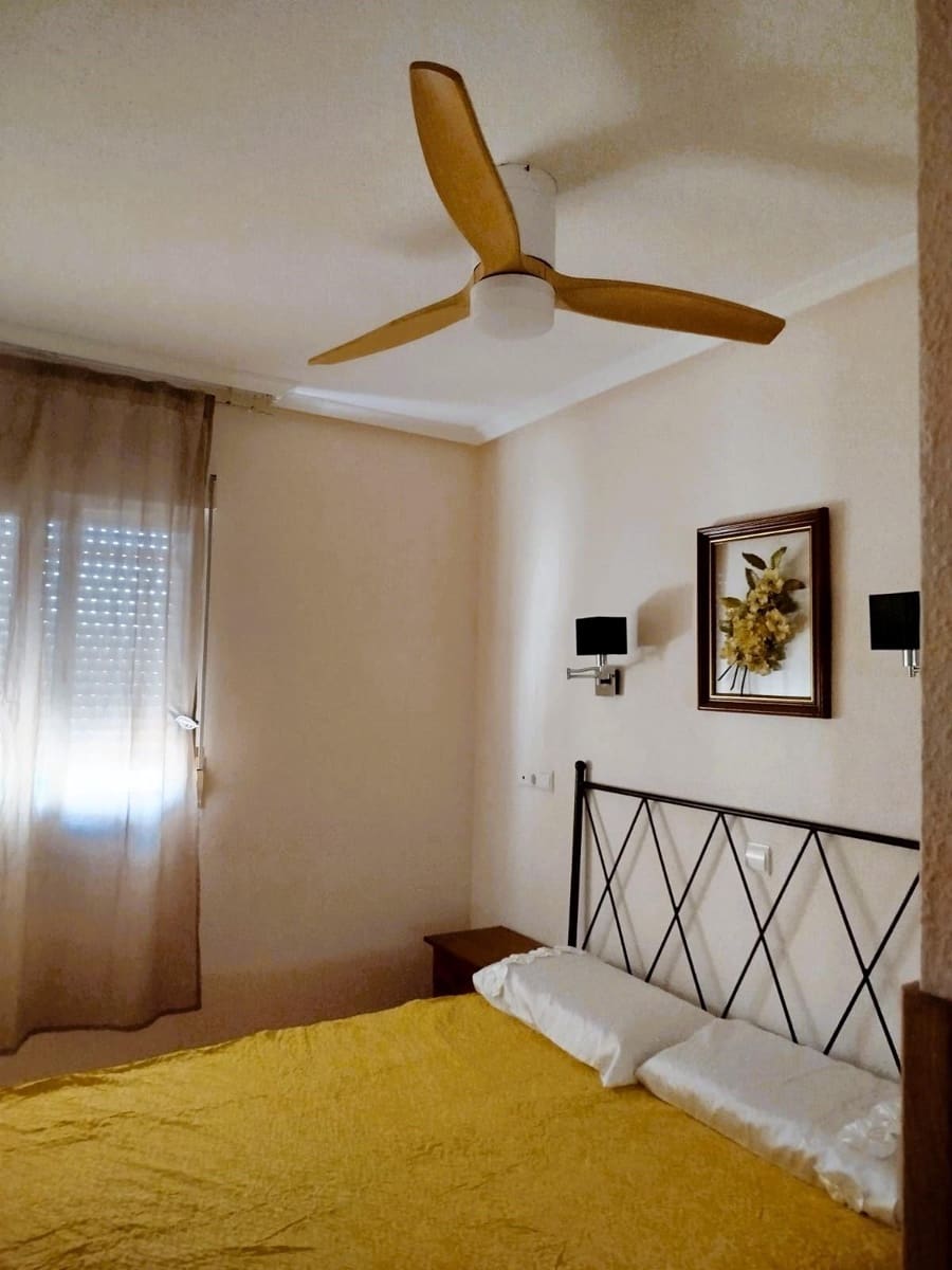 2 makuuhuone Bungalow myytävänä paikassa Guardamar del Segura mukana uima-altaan - 159 000 € (Ref: 9755672)