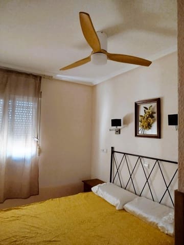 2 makuuhuone Bungalow myytävänä paikassa Guardamar del Segura mukana uima-altaan - 159 000 € (Ref: 9755672)