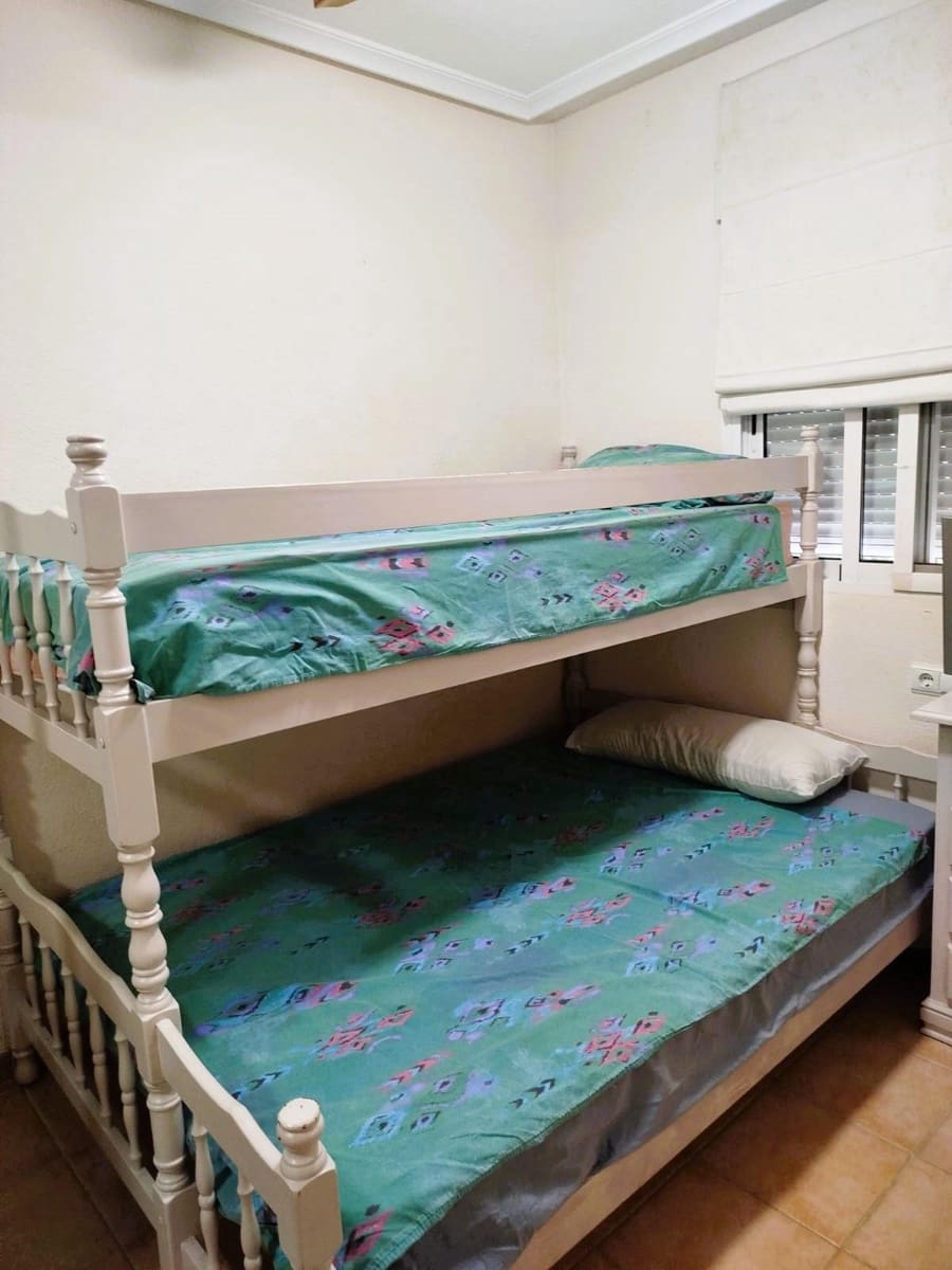 2 makuuhuone Bungalow myytävänä paikassa Guardamar del Segura mukana uima-altaan - 159 000 € (Ref: 9755672)