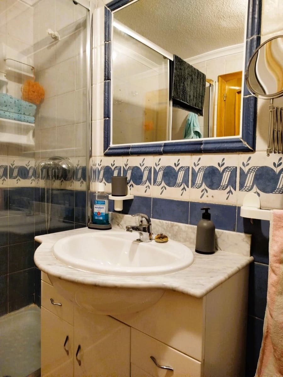 2 makuuhuone Bungalow myytävänä paikassa Guardamar del Segura mukana uima-altaan - 159 000 € (Ref: 9755672)