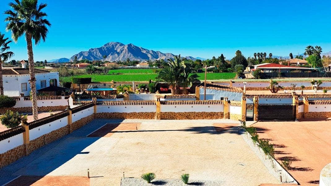 5 bedroom Villa for sale in Catral - € 485,000 (Ref: 9773058)