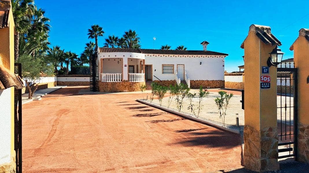 5 bedroom Villa for sale in Catral - € 485,000 (Ref: 9773058)
