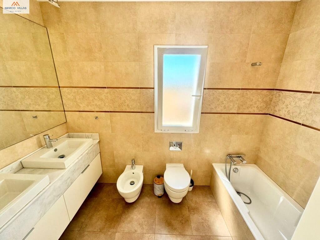 7 soverom Villa til salgs i San Fulgencio med svømmebasseng garasje - € 699 000 (Ref: 9778125)