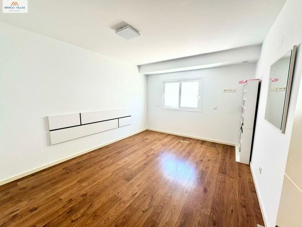 7 soverom Villa til salgs i San Fulgencio med svømmebasseng garasje - € 699 000 (Ref: 9778125)