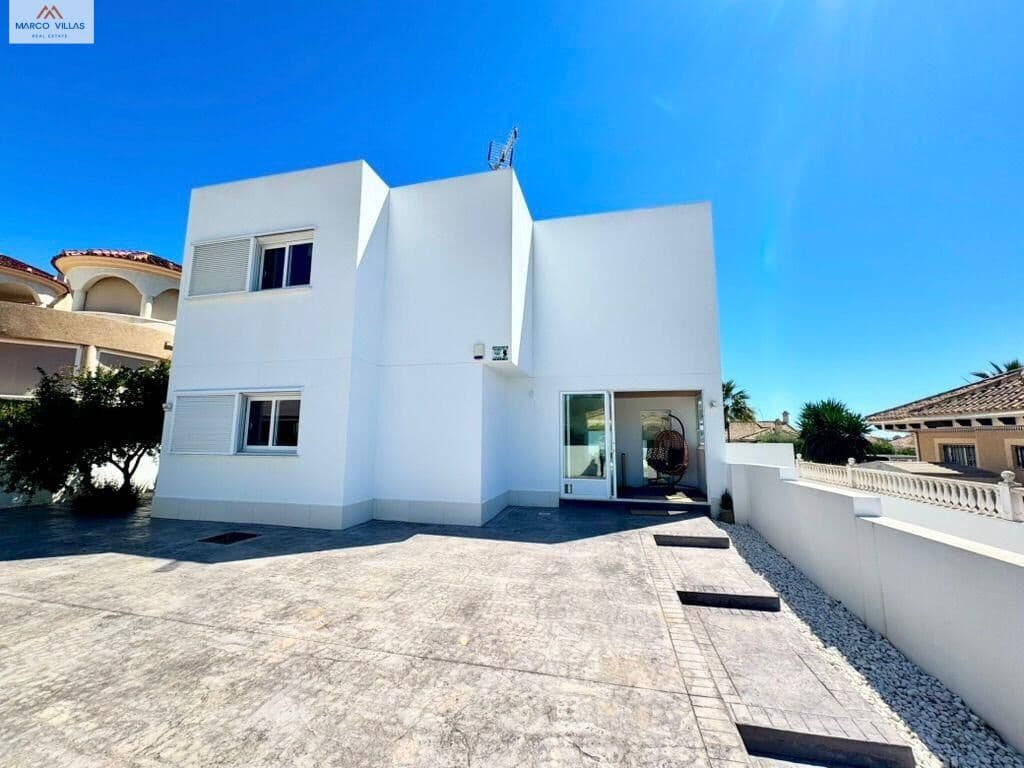 7 soverom Villa til salgs i San Fulgencio med svømmebasseng garasje - € 699 000 (Ref: 9778125)