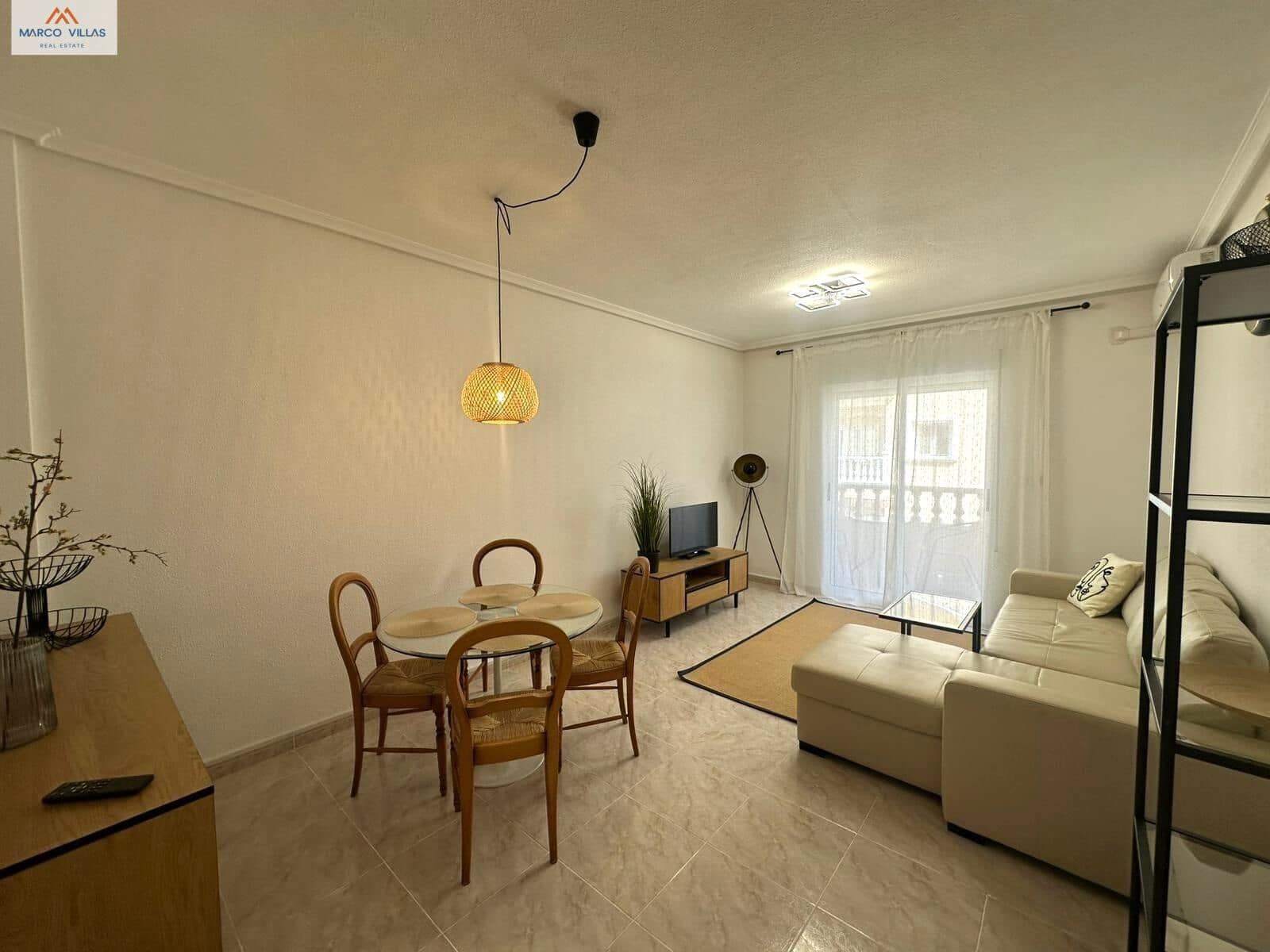 Apartamento de 2 habitaciones en Torrevieja en venta - 199.000 € (Ref: 9791048)