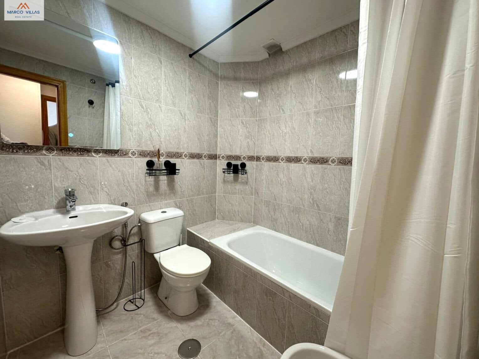 Apartamento de 2 habitaciones en Torrevieja en venta - 199.000 € (Ref: 9791048)