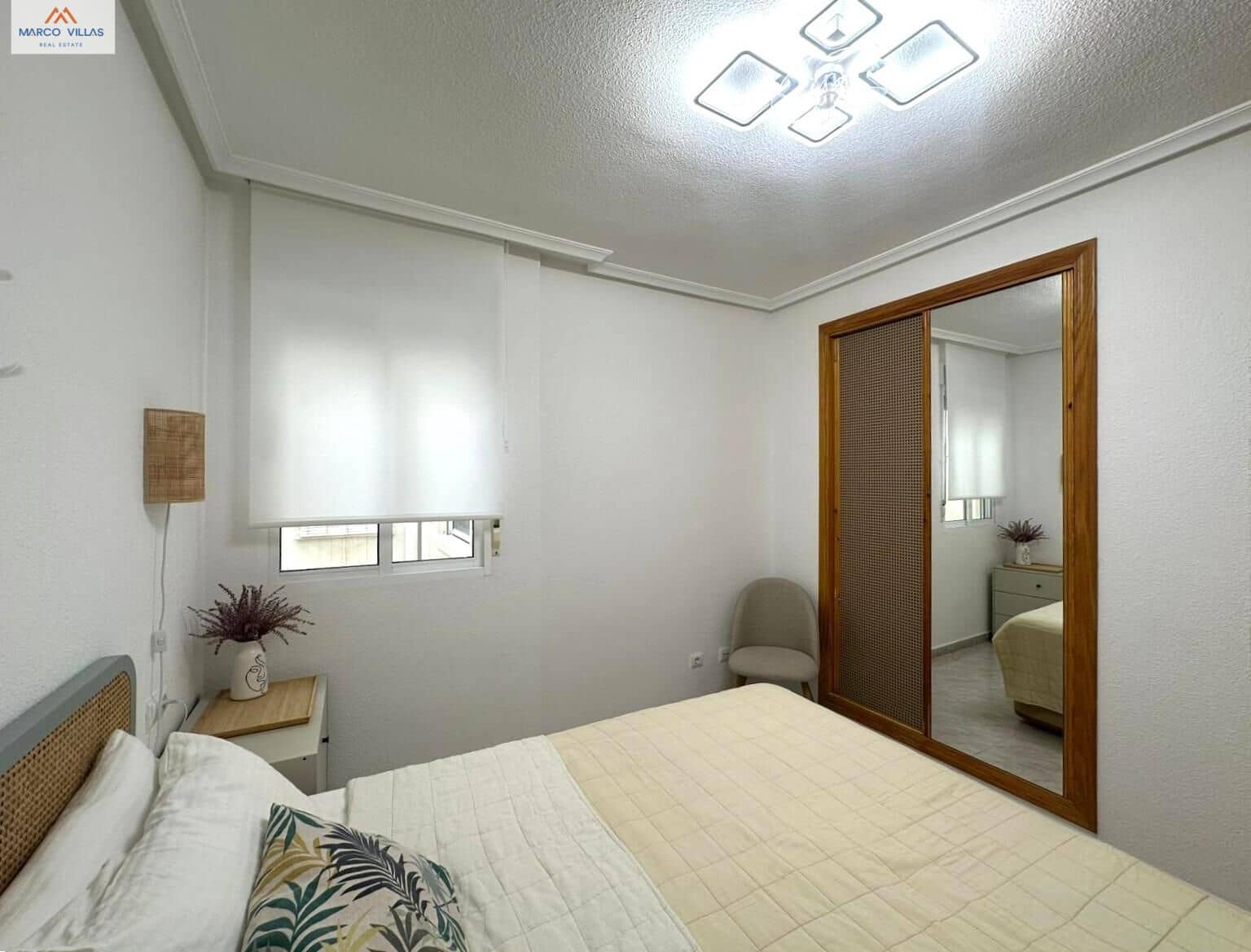 Apartamento de 2 habitaciones en Torrevieja en venta - 199.000 € (Ref: 9791048)