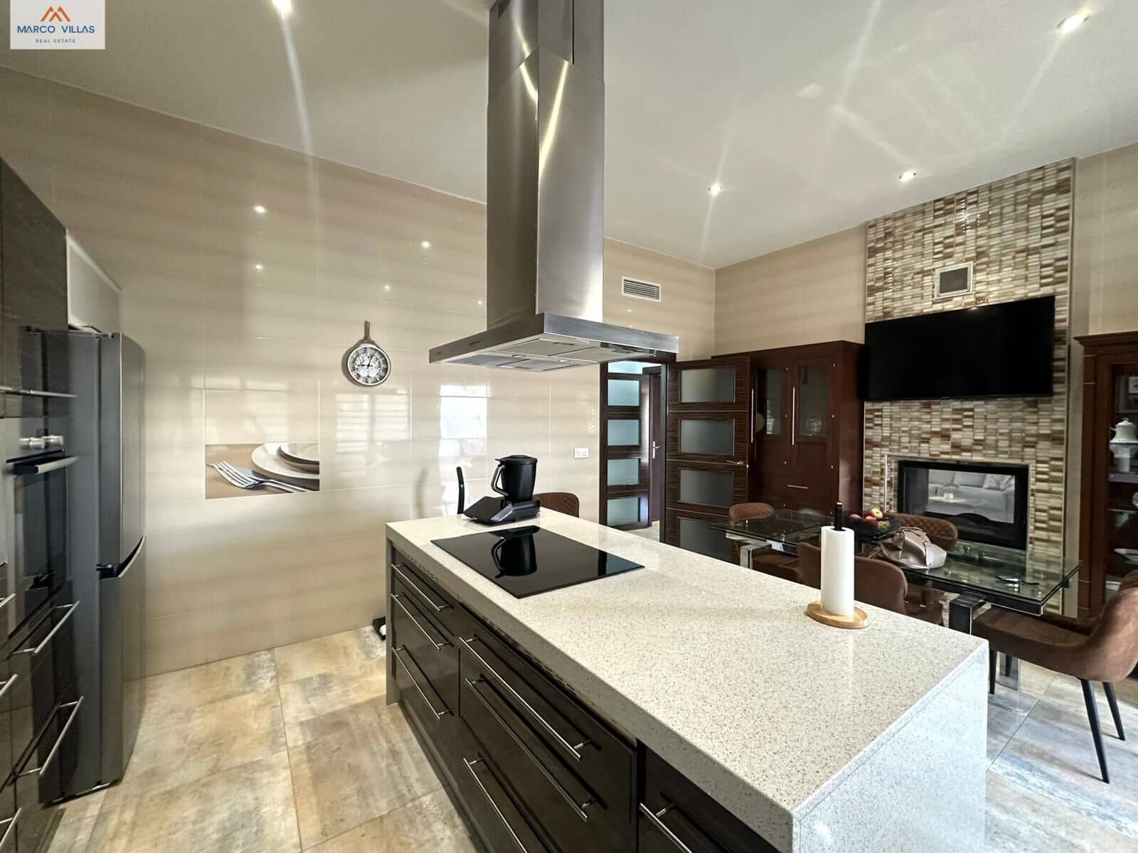 Chalet de 4 habitaciones en Torre de la Horadada en venta - 595.000 € (Ref: 9794624)