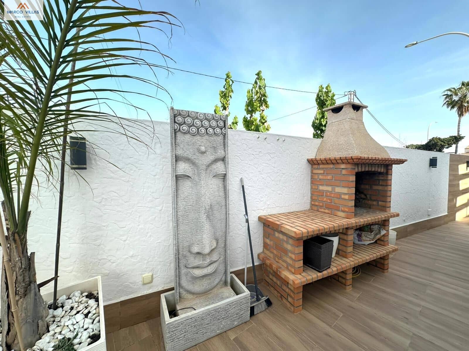 Chalet de 4 habitaciones en Torre de la Horadada en venta - 595.000 € (Ref: 9794624)