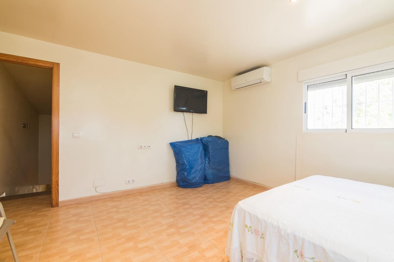 4 soveværelse Villa til salg i Algoda med swimmingpool - € 329.000 (Ref: 9797079)