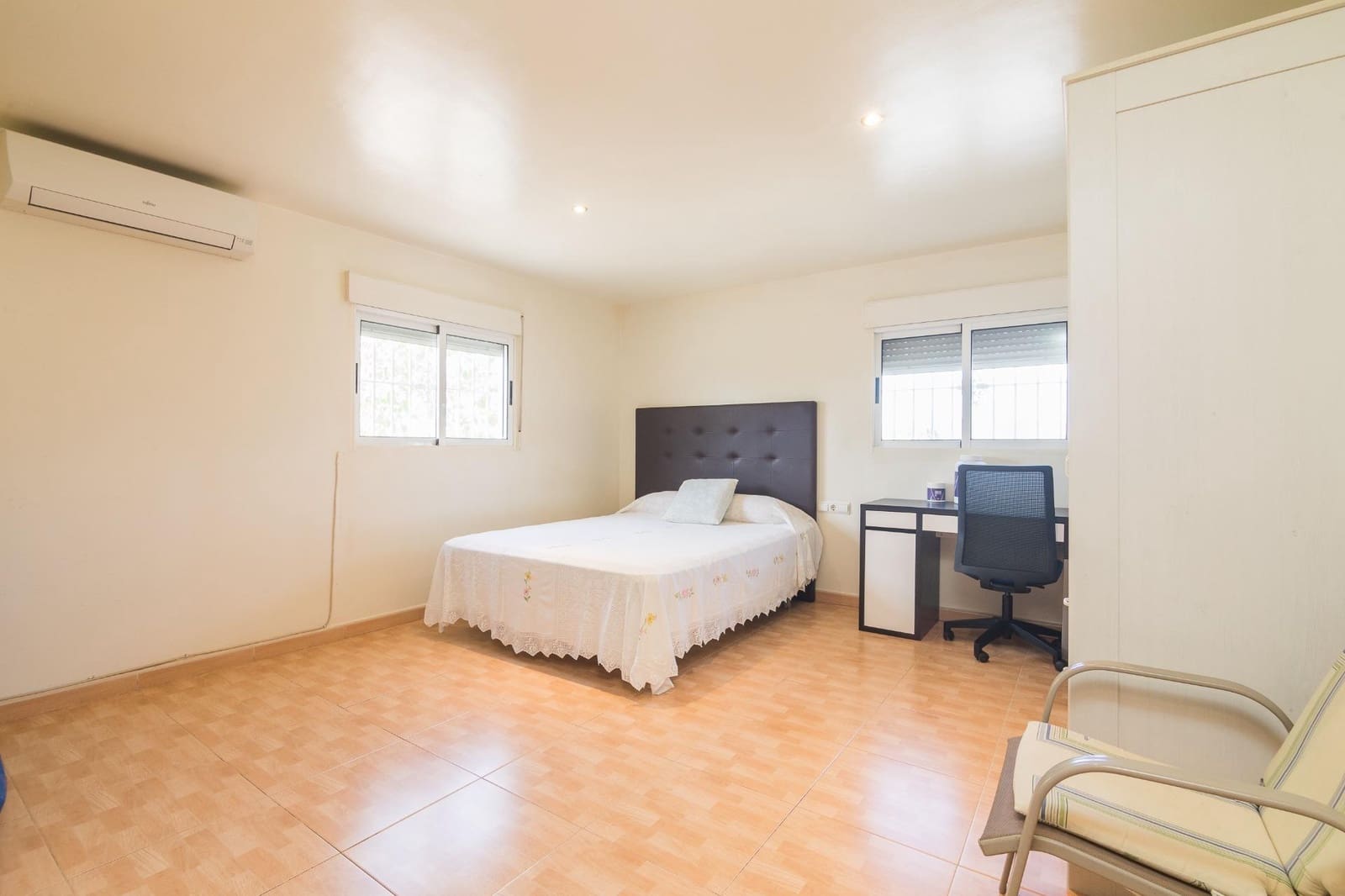 4 soveværelse Villa til salg i Algoda med swimmingpool - € 329.000 (Ref: 9797079)