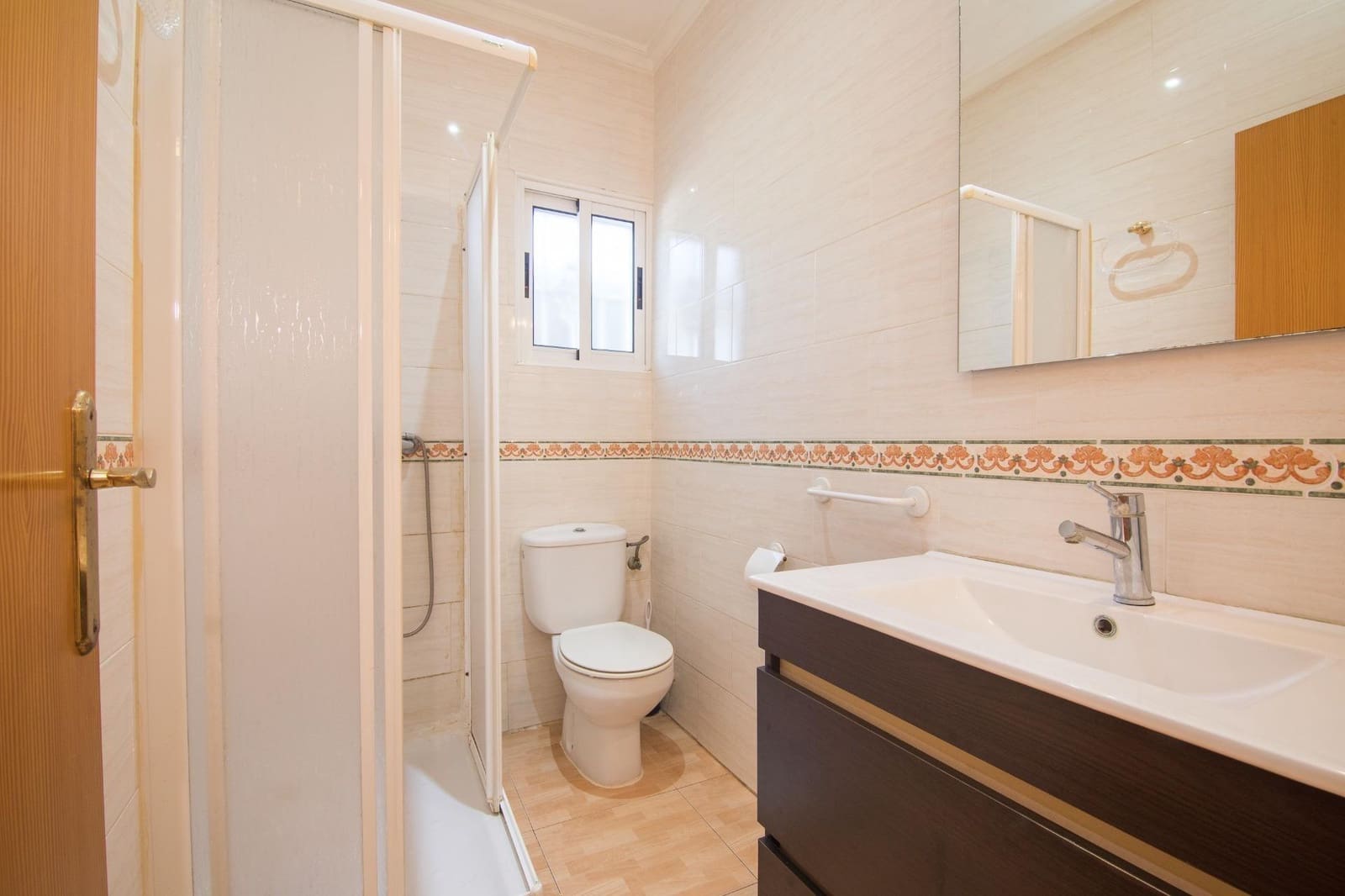 4 soveværelse Villa til salg i Algoda med swimmingpool - € 329.000 (Ref: 9797079)