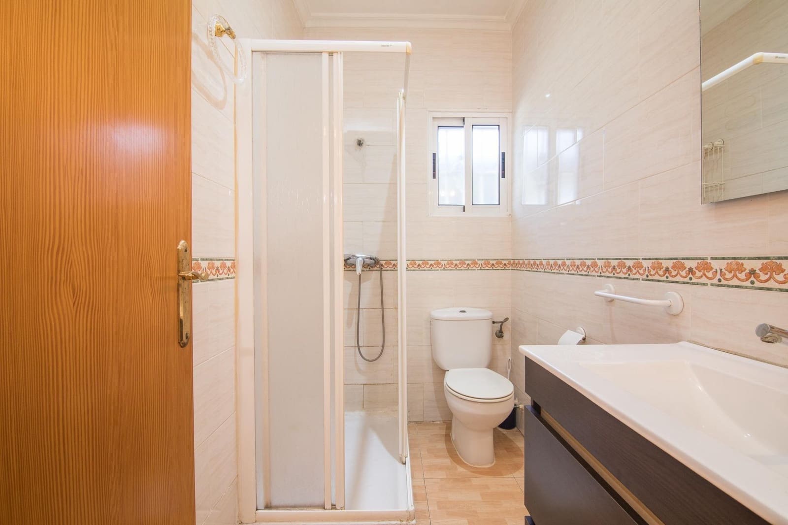 4 soveværelse Villa til salg i Algoda med swimmingpool - € 329.000 (Ref: 9797079)