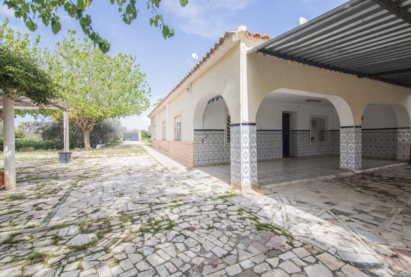 4 soveværelse Villa til salg i Algoda med swimmingpool - € 329.000 (Ref: 9797079)