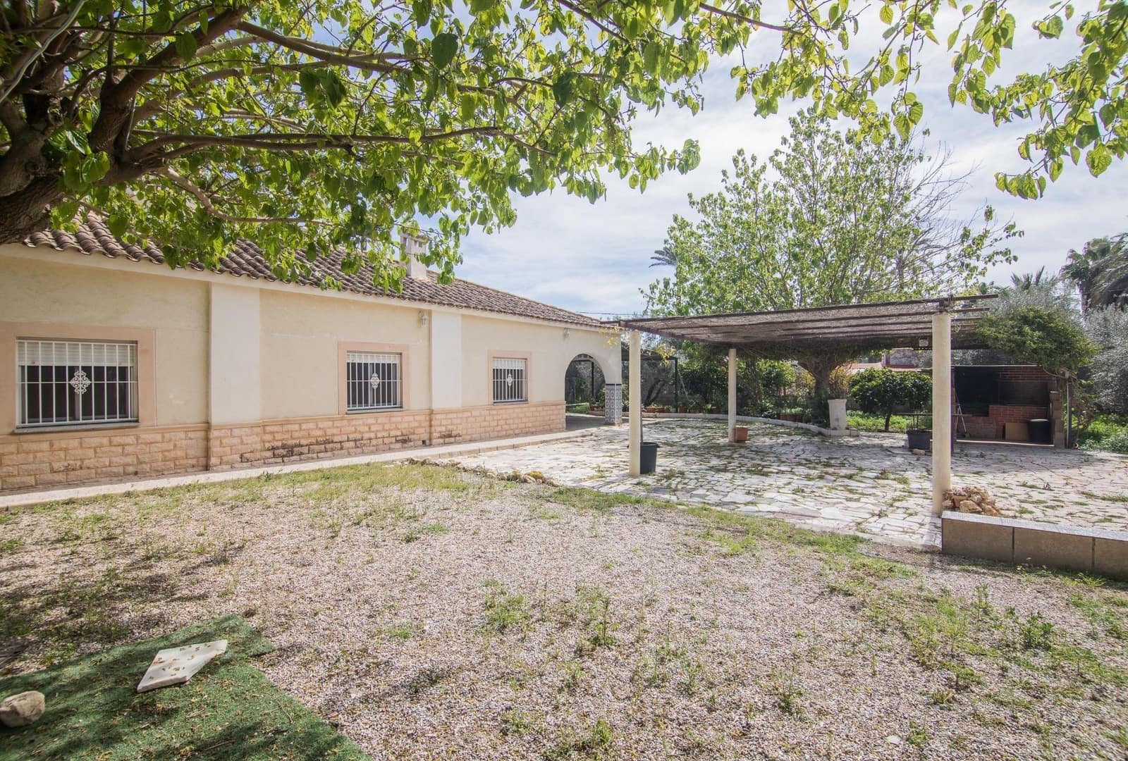 4 soveværelse Villa til salg i Algoda med swimmingpool - € 329.000 (Ref: 9797079)