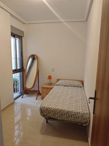 Piso de 2 habitaciones en Puerto Deportivo, Torrevieja en venta - 120.000 € (Ref: 9818210)