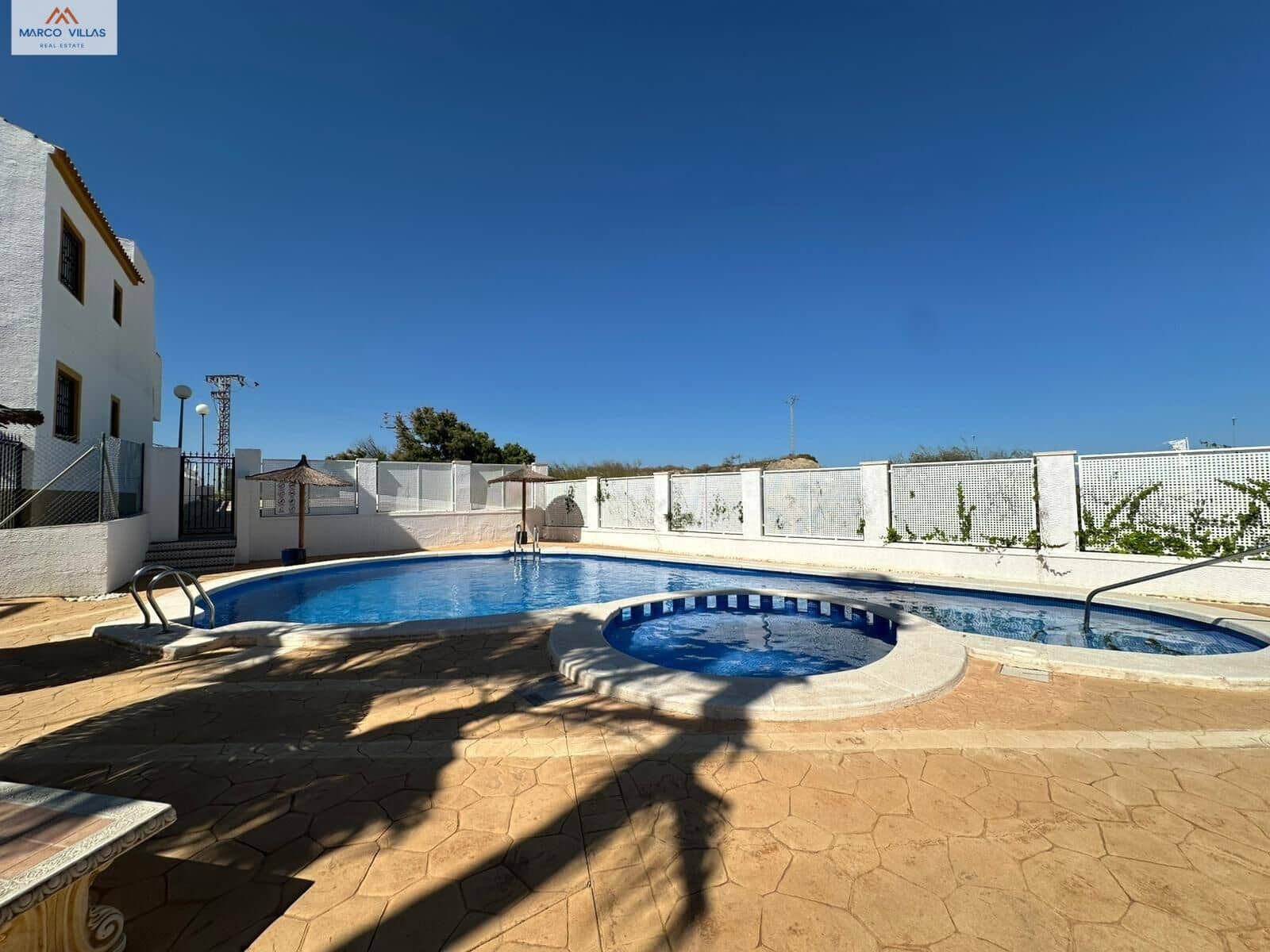 2 soveværelse Lejlighed til salg i Orihuela med swimmingpool - € 128.000 (Ref: 9831357)