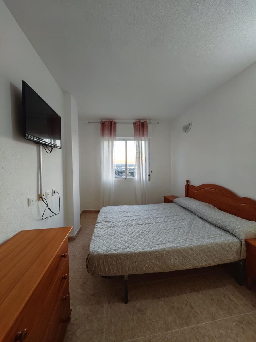 2 soverom Leilighet til salgs i Torrevieja med svømmebasseng - € 125 000 (Ref: 9833659)