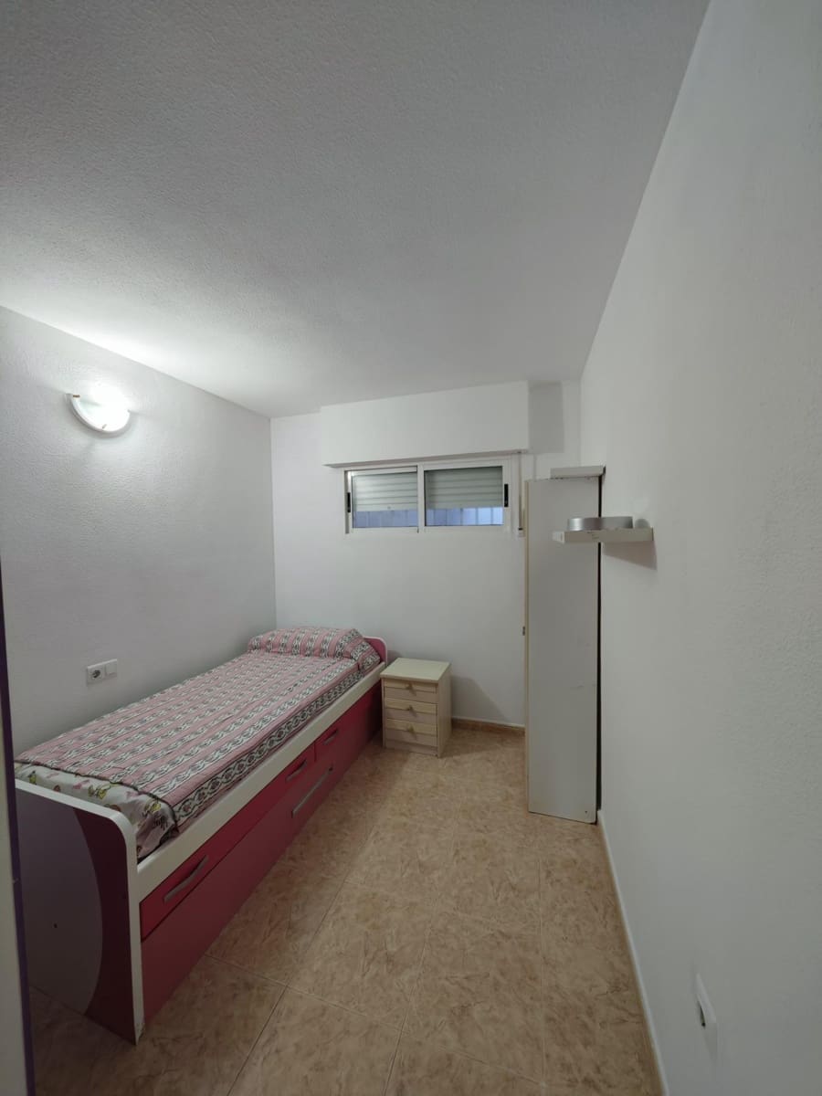 2 soverom Leilighet til salgs i Torrevieja med svømmebasseng - € 125 000 (Ref: 9833659)