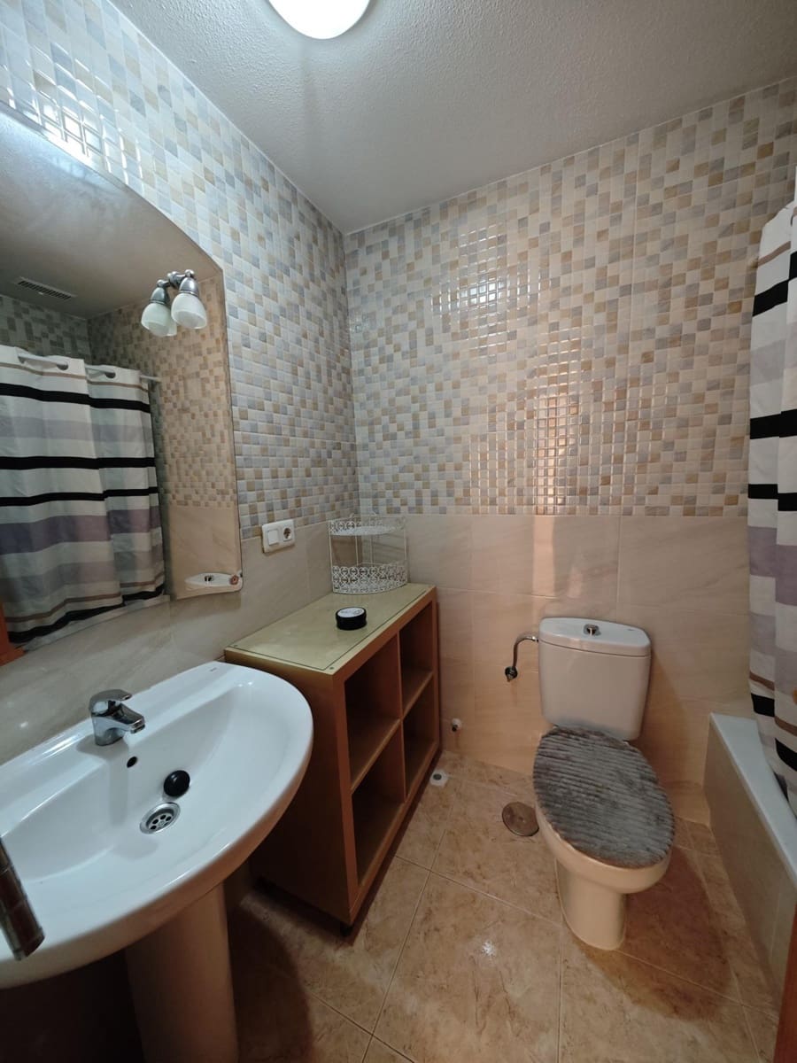 2 soverom Leilighet til salgs i Torrevieja med svømmebasseng - € 125 000 (Ref: 9833659)