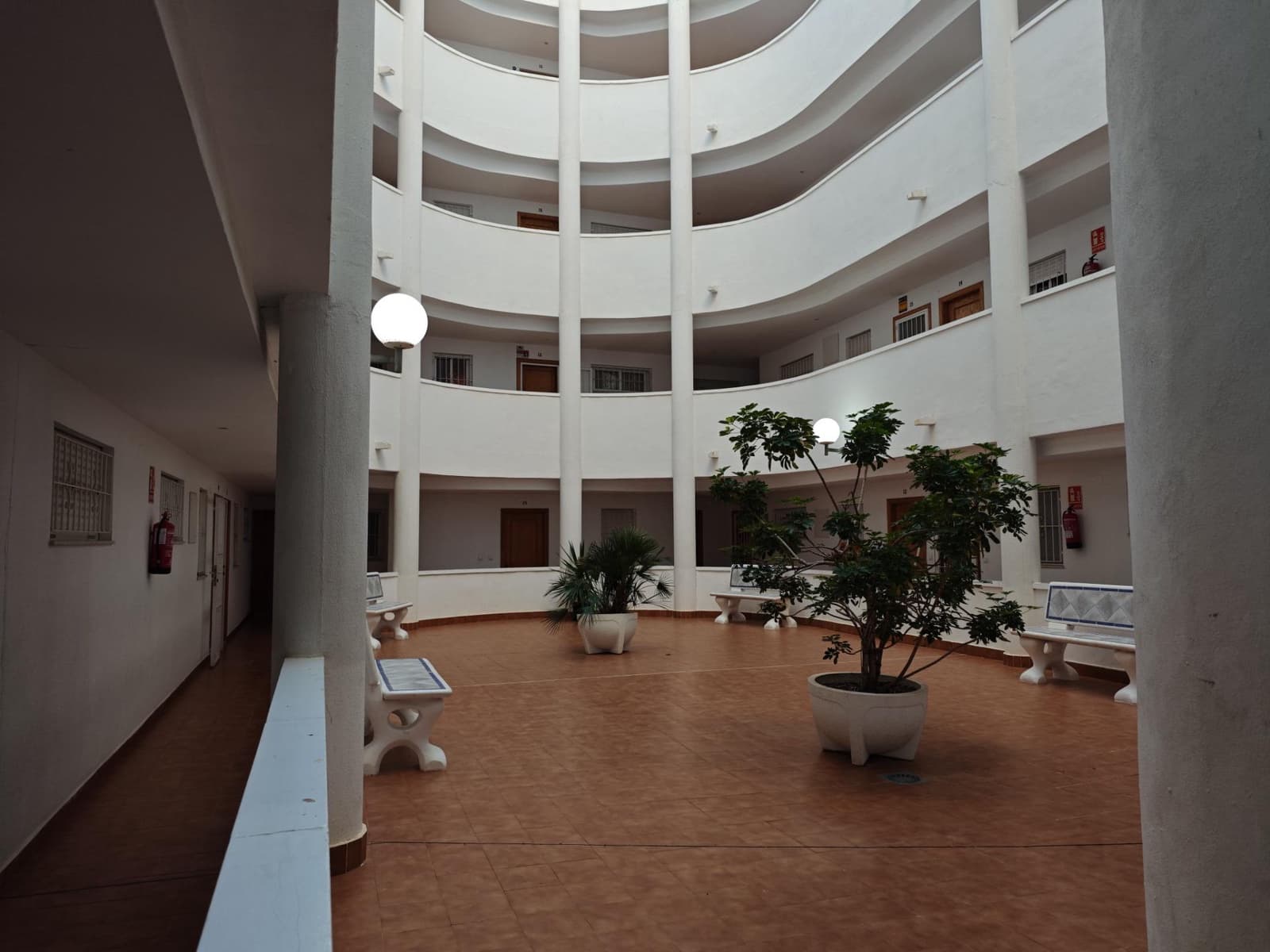 2 soverom Leilighet til salgs i Torrevieja med svømmebasseng - € 125 000 (Ref: 9833659)