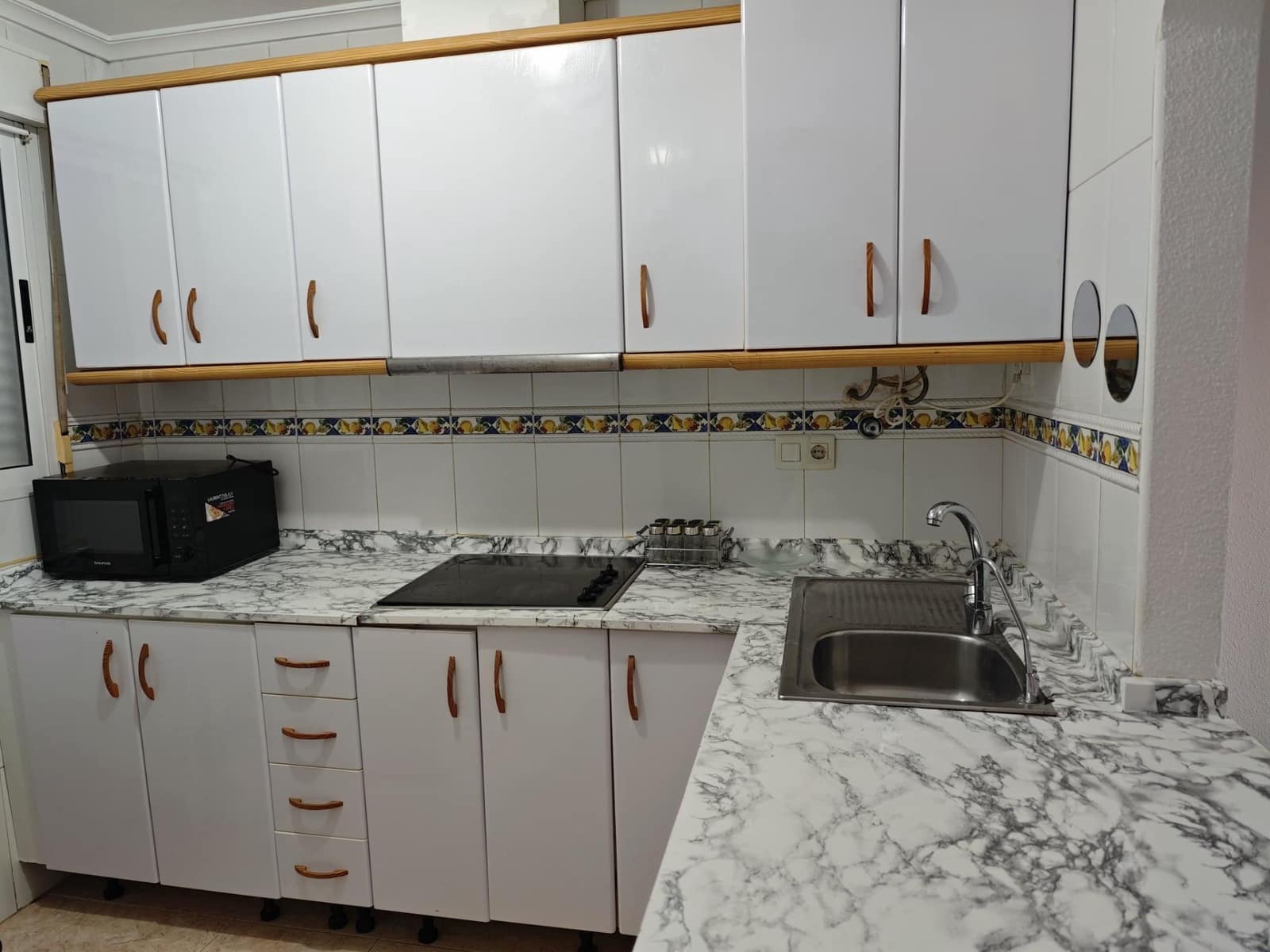 2 soverom Leilighet til salgs i Torrevieja med svømmebasseng - € 125 000 (Ref: 9833659)
