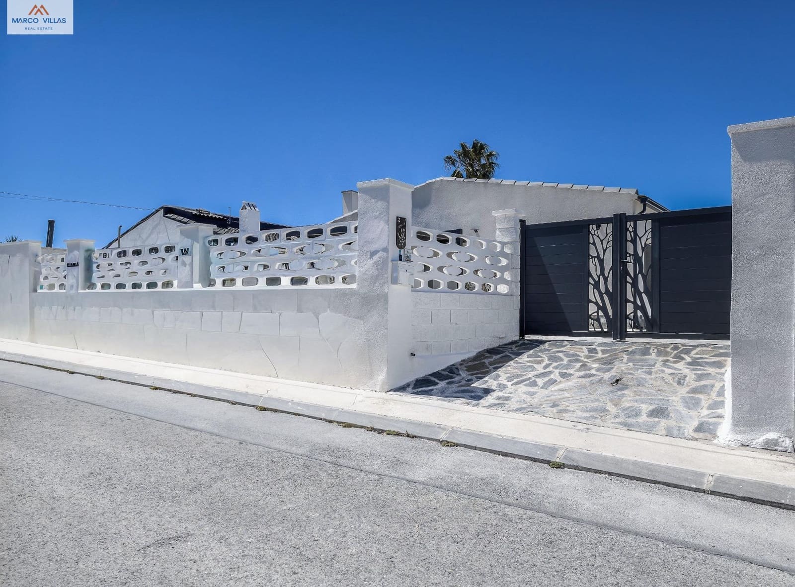 3 bedroom Villa for sale in San Fulgencio with pool garage - € 499,000 (Ref: 9855450)