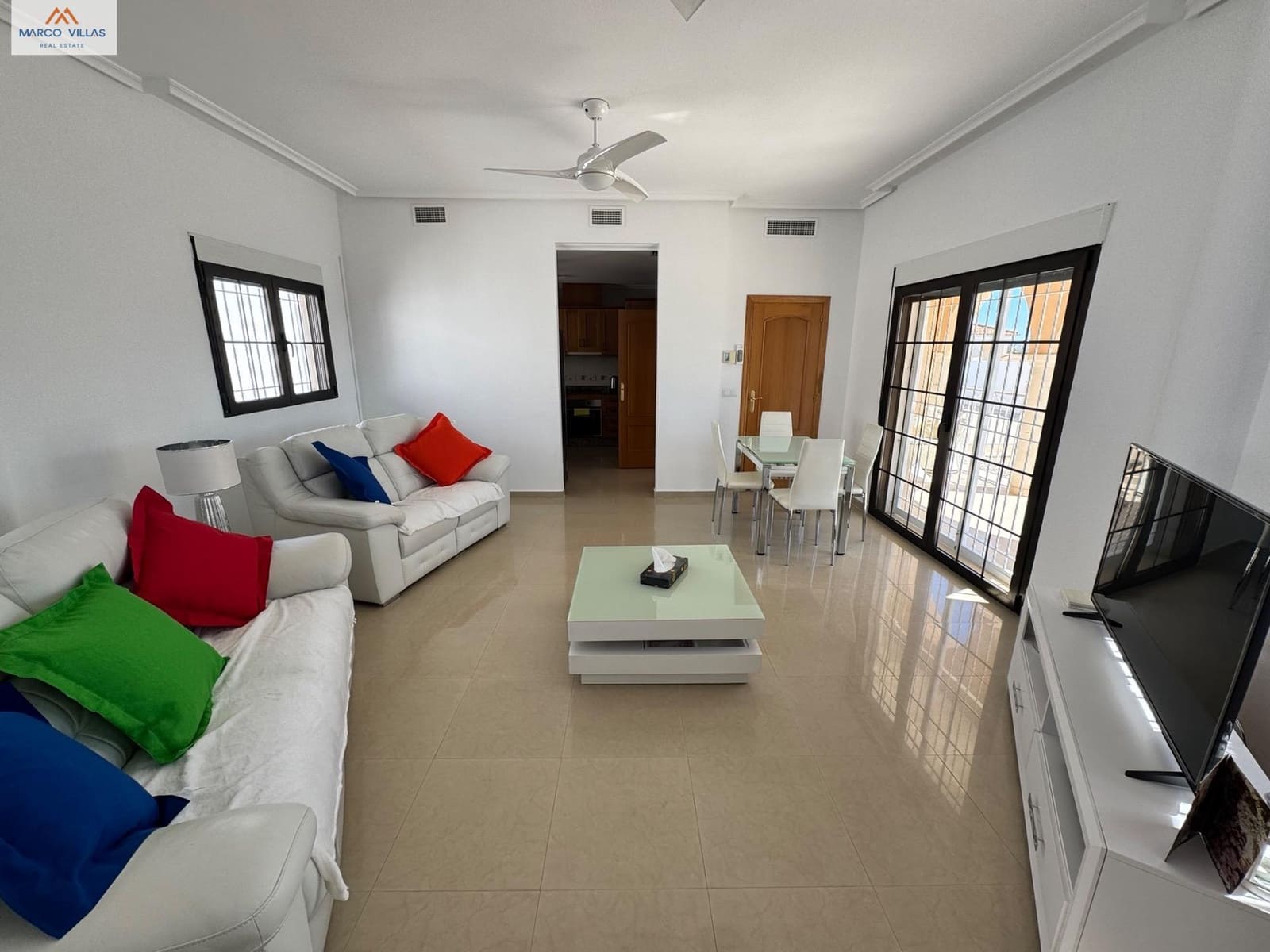 Chalet de 3 habitaciones en San Fulgencio en venta con piscina - 388.000 € (Ref: 9867017)