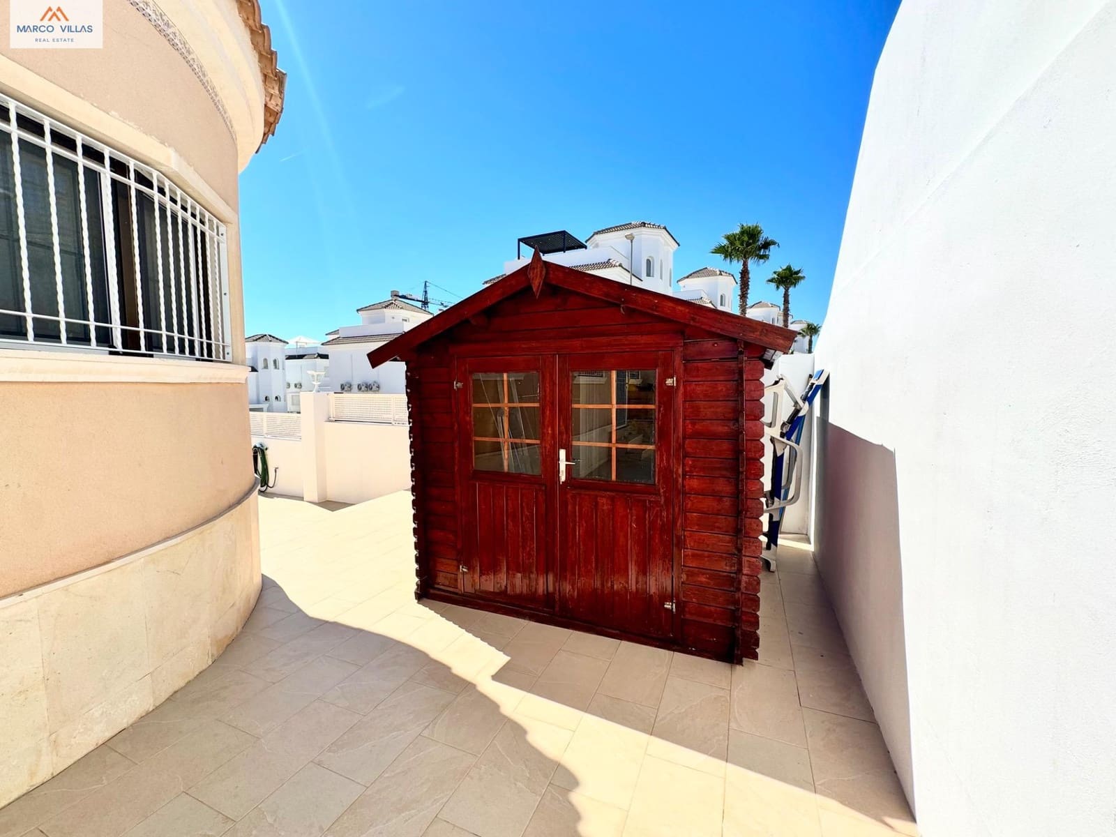 Chalet de 3 habitaciones en San Fulgencio en venta con piscina - 388.000 € (Ref: 9867017)