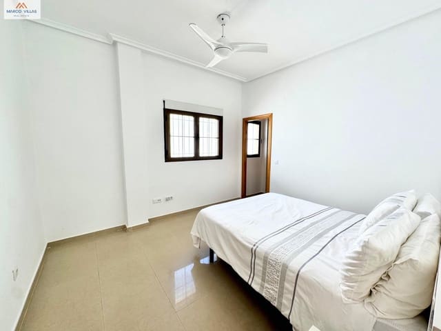 Chalet de 3 habitaciones en San Fulgencio en venta con piscina - 388.000 € (Ref: 9867017)