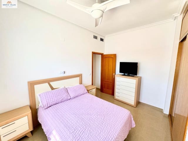Chalet de 3 habitaciones en San Fulgencio en venta con piscina - 388.000 € (Ref: 9867017)