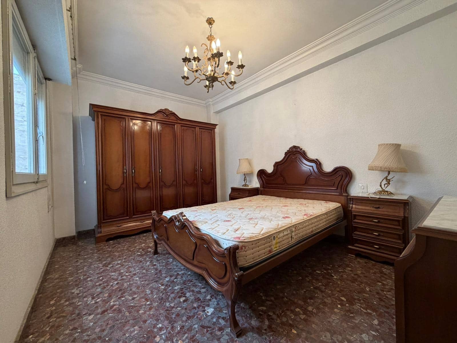 4 quarto Apartamento para venda em Elche / Elx - 198 000 € (Ref: 9878846)