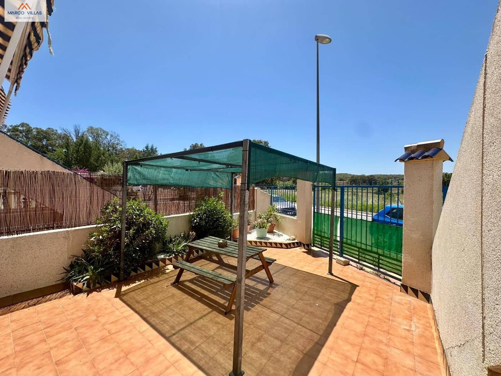 2 Zimmer Bungalow zu verkaufen in Guardamar del Segura mit Pool - 155.500 € (Ref: 9890375)