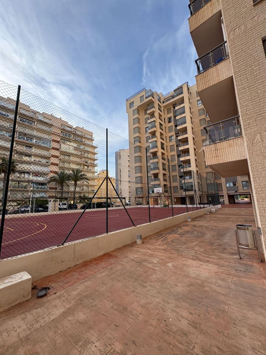 Piso de 3 habitaciones en Guardamar del Segura en venta con piscina garaje - 350.000 € (Ref: 9962698)
