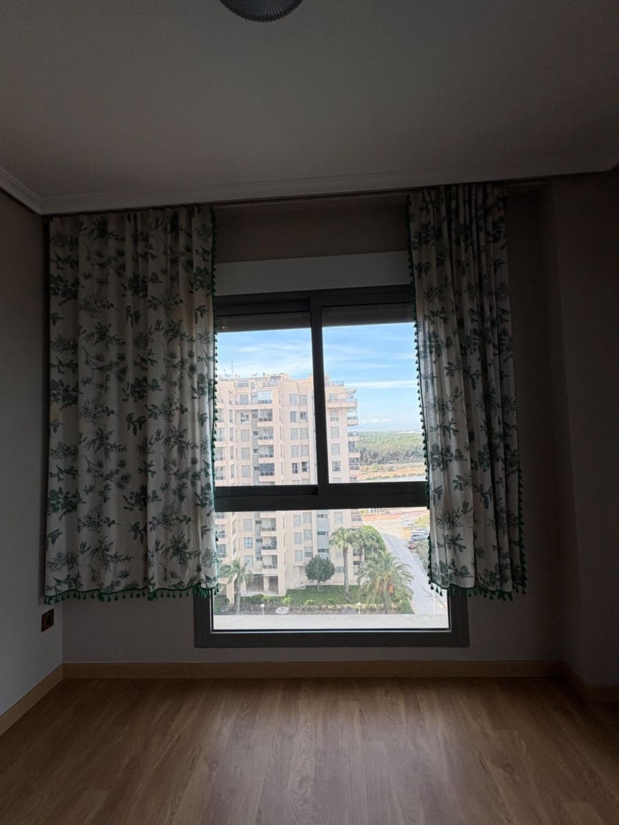 Piso de 3 habitaciones en Guardamar del Segura en venta con piscina garaje - 350.000 € (Ref: 9962698)