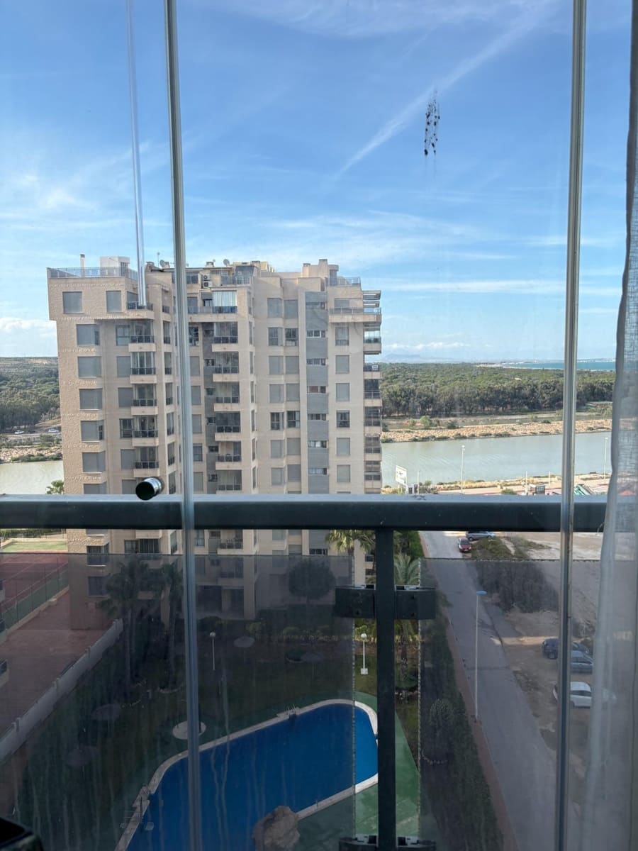 Piso de 3 habitaciones en Guardamar del Segura en venta con piscina garaje - 350.000 € (Ref: 9962698)