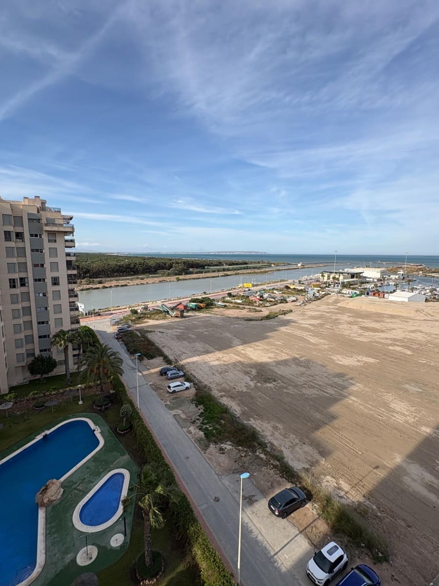 Piso de 3 habitaciones en Guardamar del Segura en venta con piscina garaje - 350.000 € (Ref: 9962698)