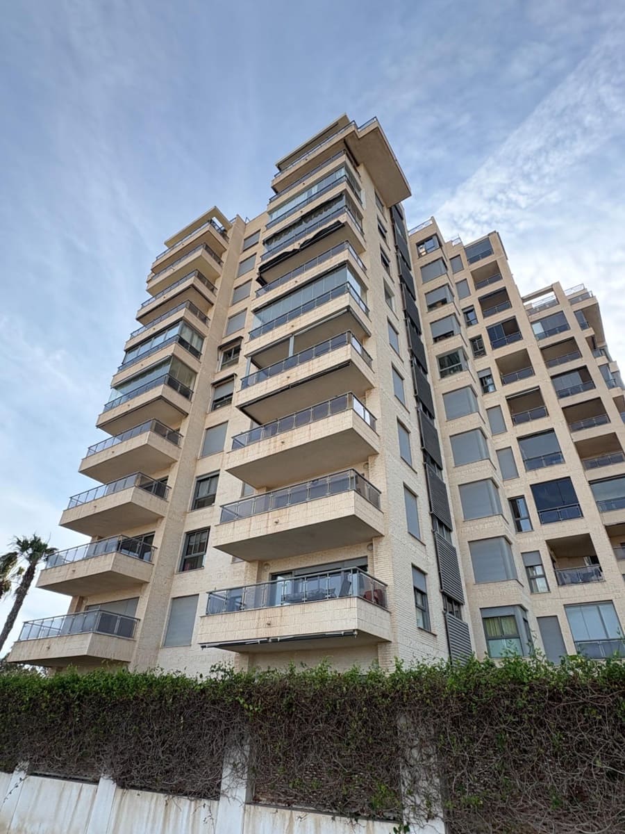 Piso de 3 habitaciones en Guardamar del Segura en venta con piscina garaje - 350.000 € (Ref: 9962698)