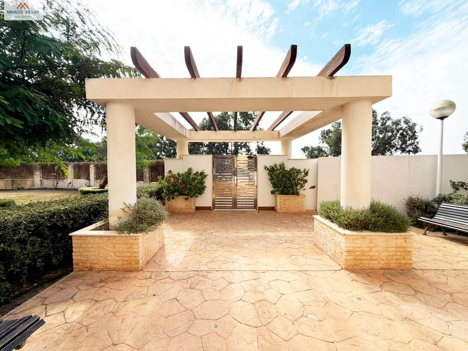 3 bedroom Flat for sale in Guardamar del Segura with pool garage - € 350,000 (Ref: 9962698)