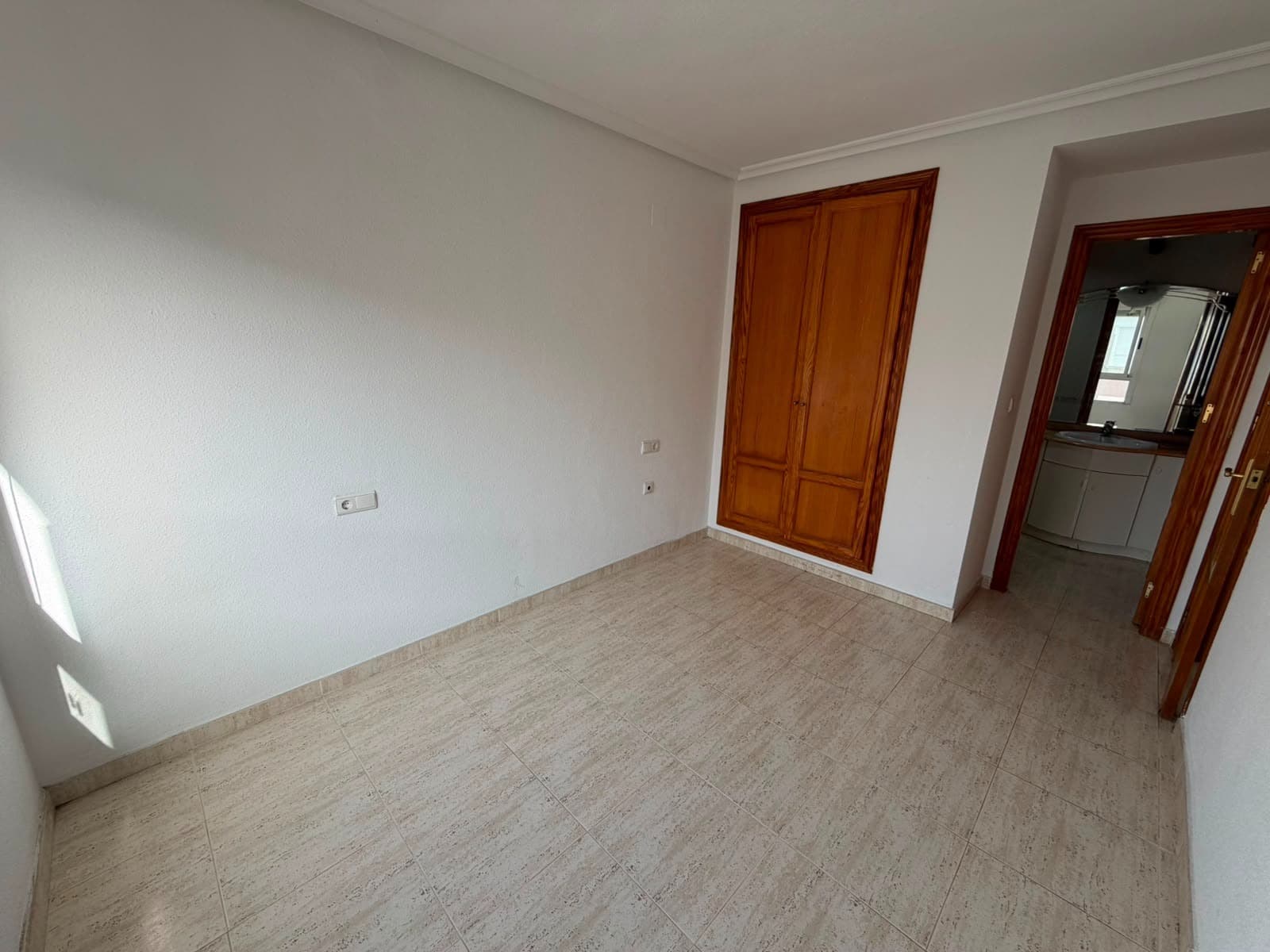 Ático de 3 habitaciones en Guardamar del Segura en venta - 282.000 € (Ref: 9975433)