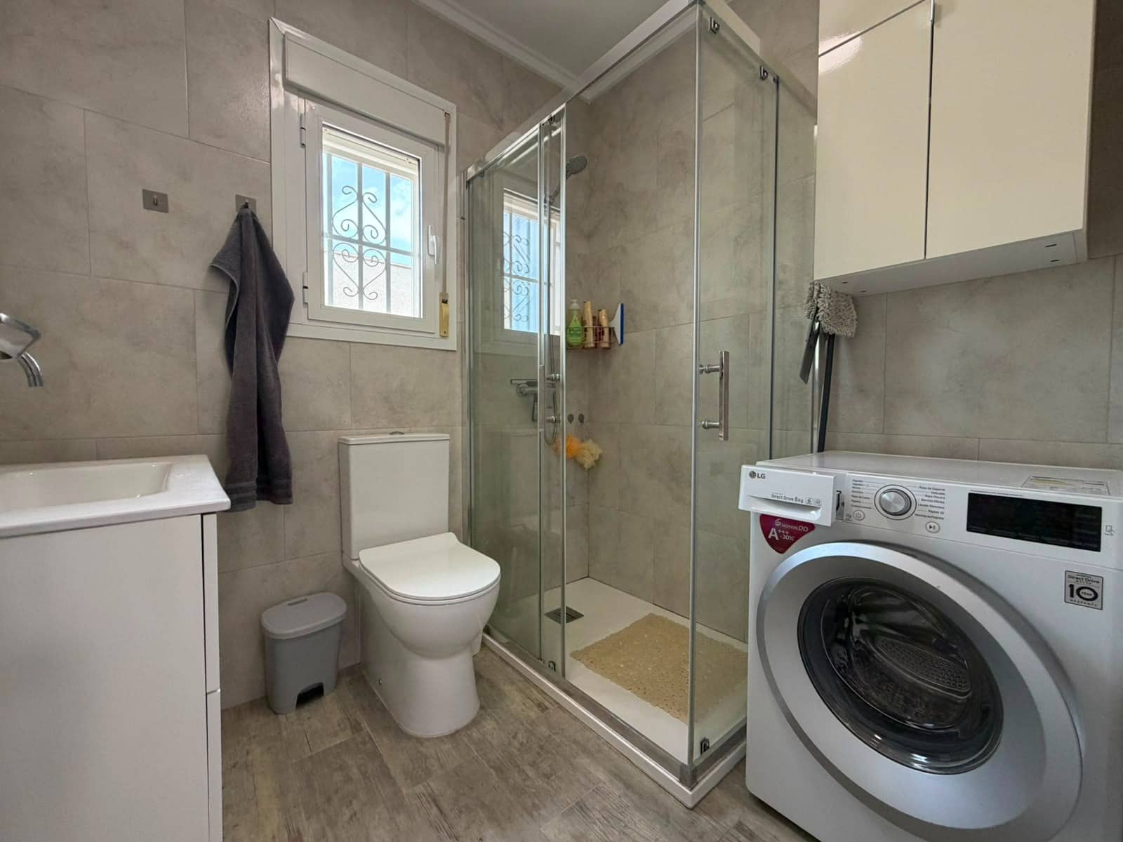 4 soveværelse Villa til salg i Ciudad Quesada med swimmingpool garage - € 470.000 (Ref: 9975434)