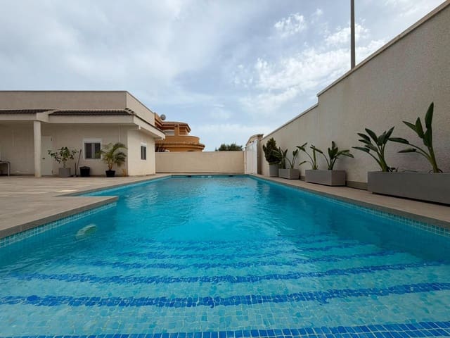 4 soveværelse Villa til salg i Ciudad Quesada, Rojales med swimmingpool garage - € 470.000 (Ref: 9975434)