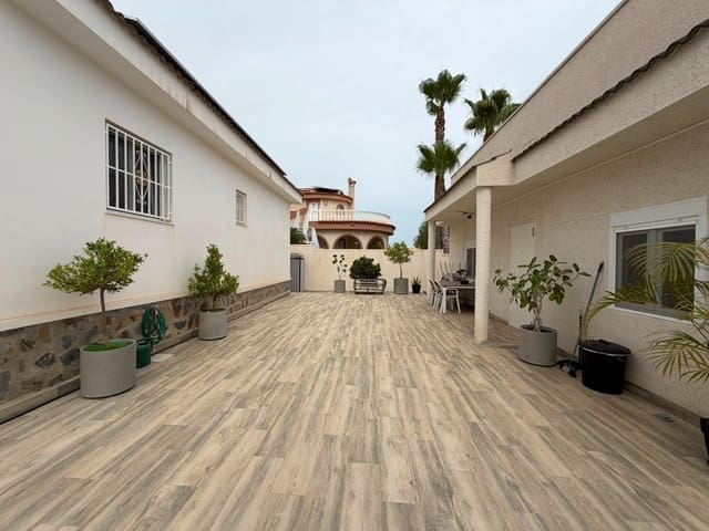 4 sypialnia Willa na sprzedaż w Ciudad Quesada, Rojales z basenem garażem - 470 000 € (Ref: 9975434)