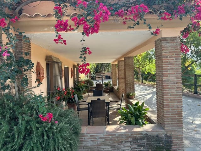 3 makuuhuone Omakotitalo myytävänä paikassa Mijas Costa, Mijas mukana 
autotalli - 1 199 000 € (Ref: 9388642)