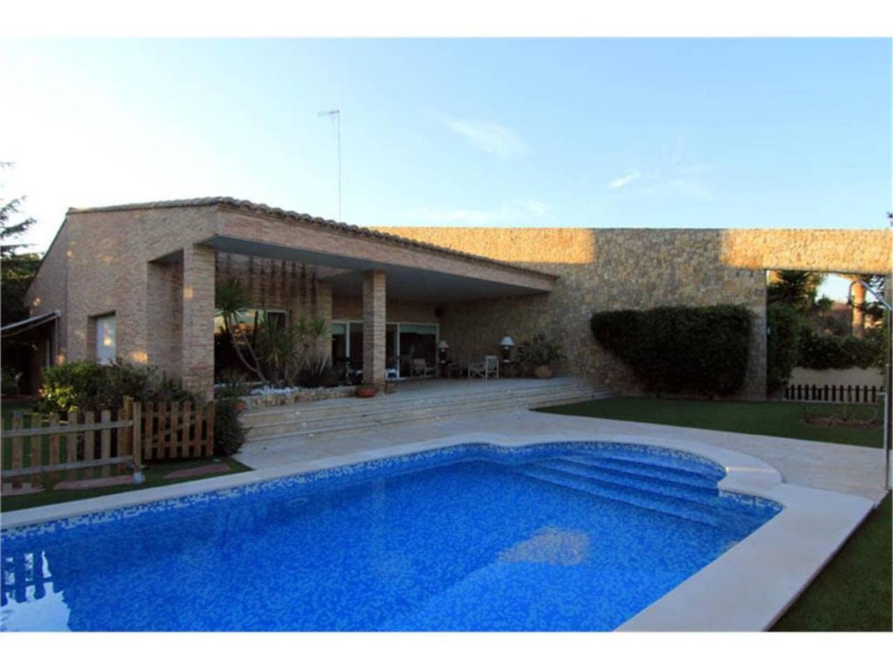 5 soveværelse Villa til salg i Campolivar med swimmingpool garage - € 1.250.000 (Ref: 2484769)