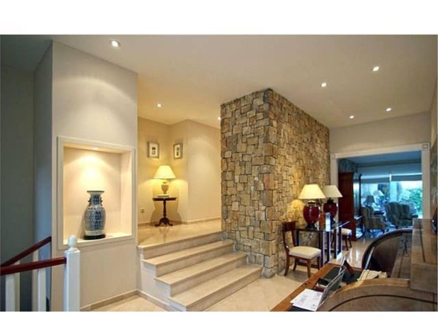 5 sypialnia Willa na sprzedaż w Campolivar, Godella z basenem garażem - 1 250 000 € (Ref: 2484769)