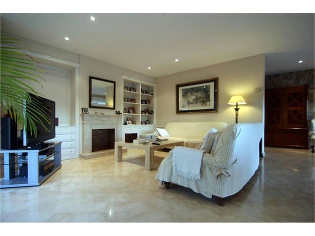 5 sypialnia Willa na sprzedaż w Campolivar, Godella z basenem garażem - 1 250 000 € (Ref: 2484769)