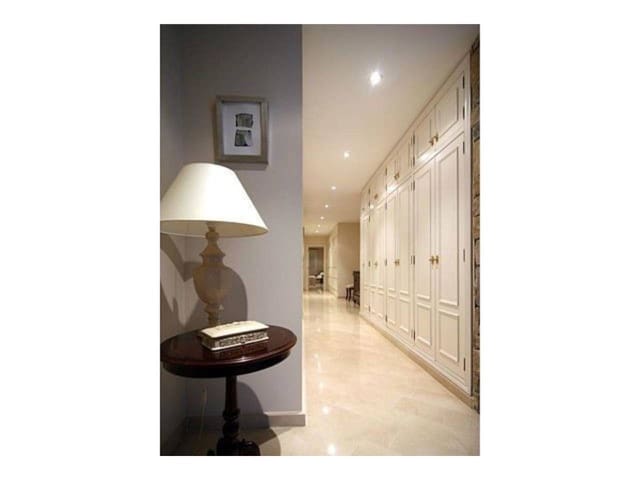 5 sypialnia Willa na sprzedaż w Campolivar, Godella z basenem garażem - 1 250 000 € (Ref: 2484769)