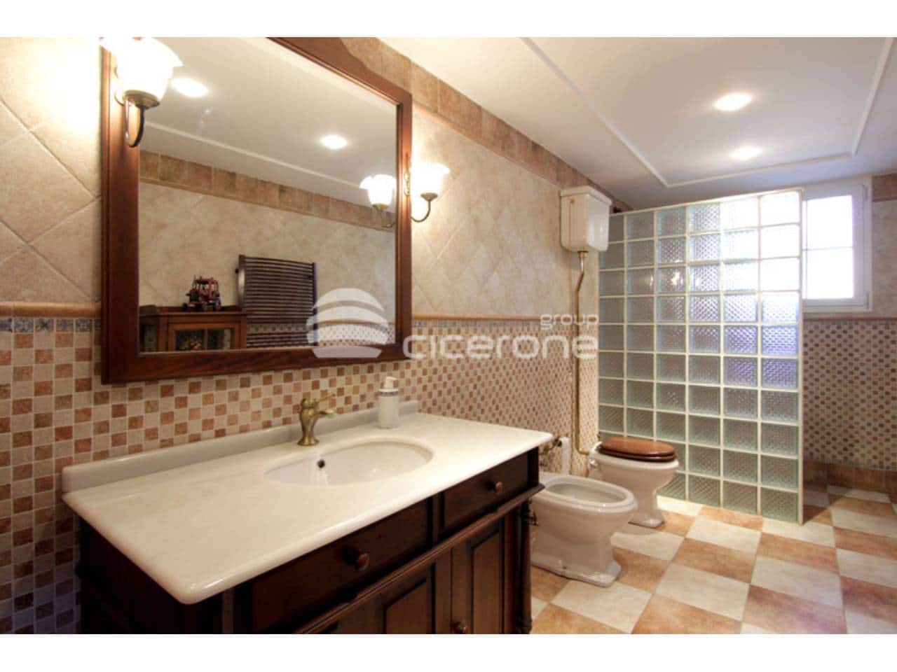 4 soveværelse Villa til salg i Benaguasil med swimmingpool garage - € 850.000 (Ref: 2792662)